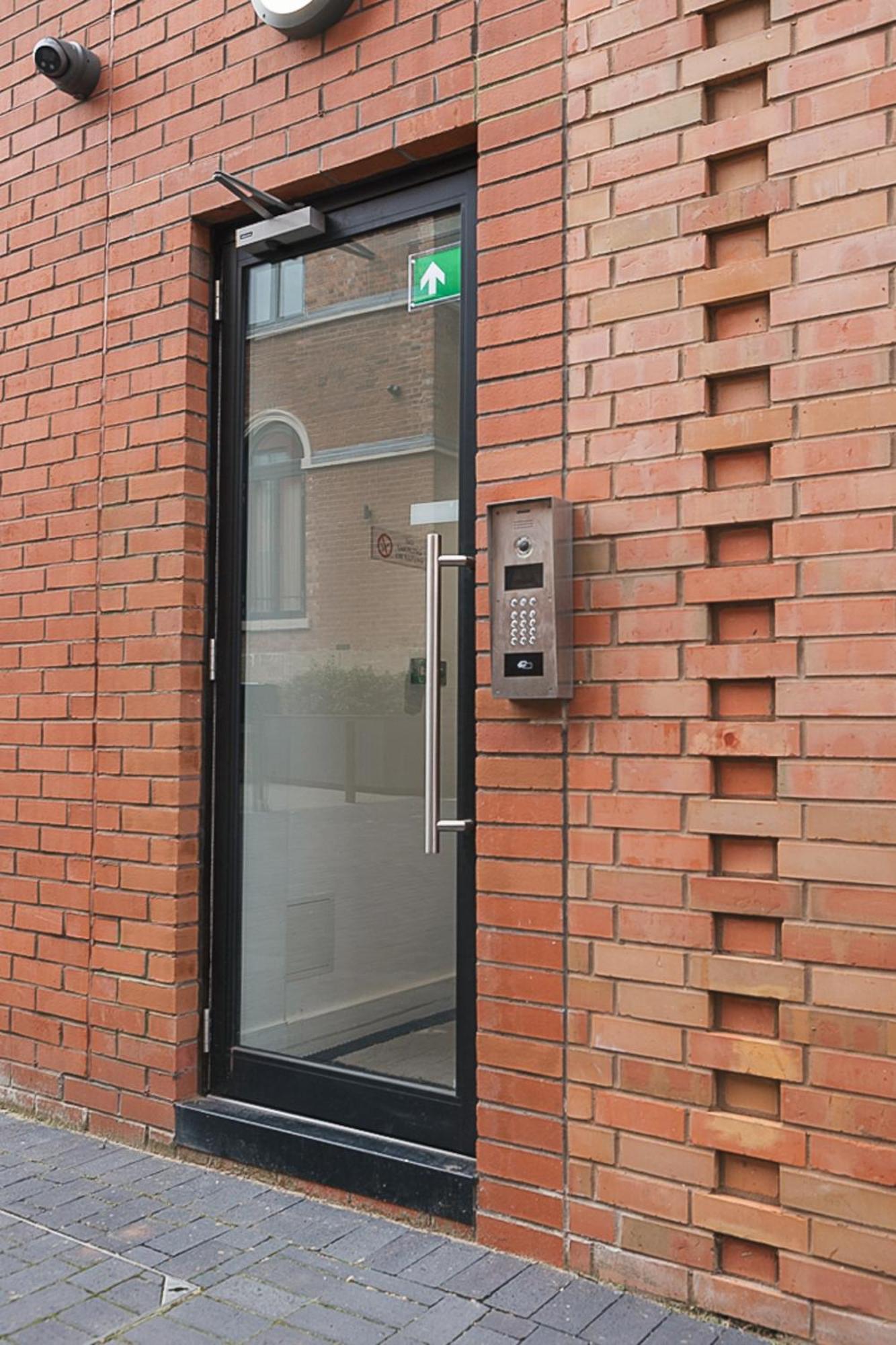 Luxury Apt, Centre, Contractors, Relocations *
