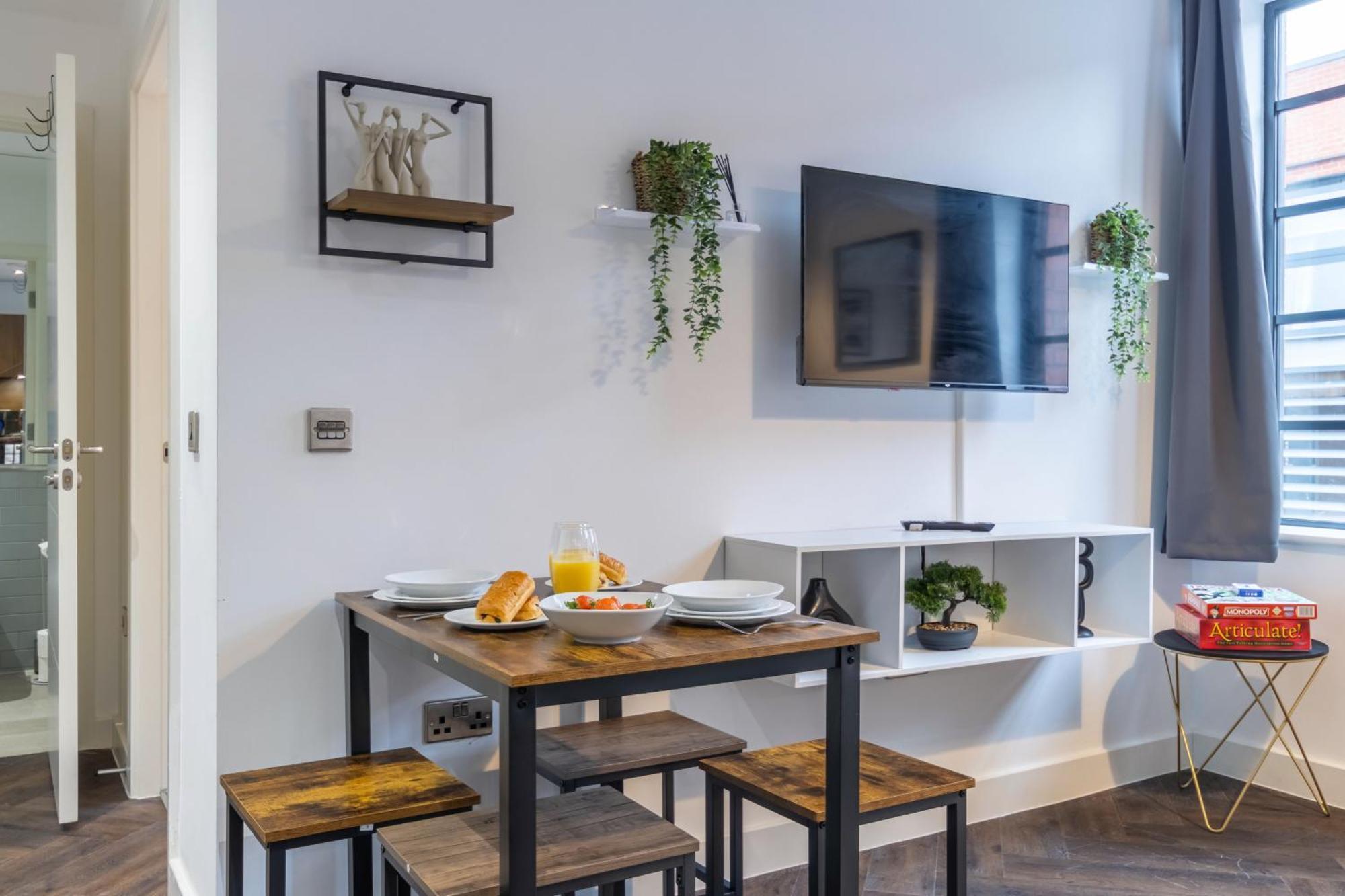 Luxury Apt, Centre, Contractors, Relocations Birmingham