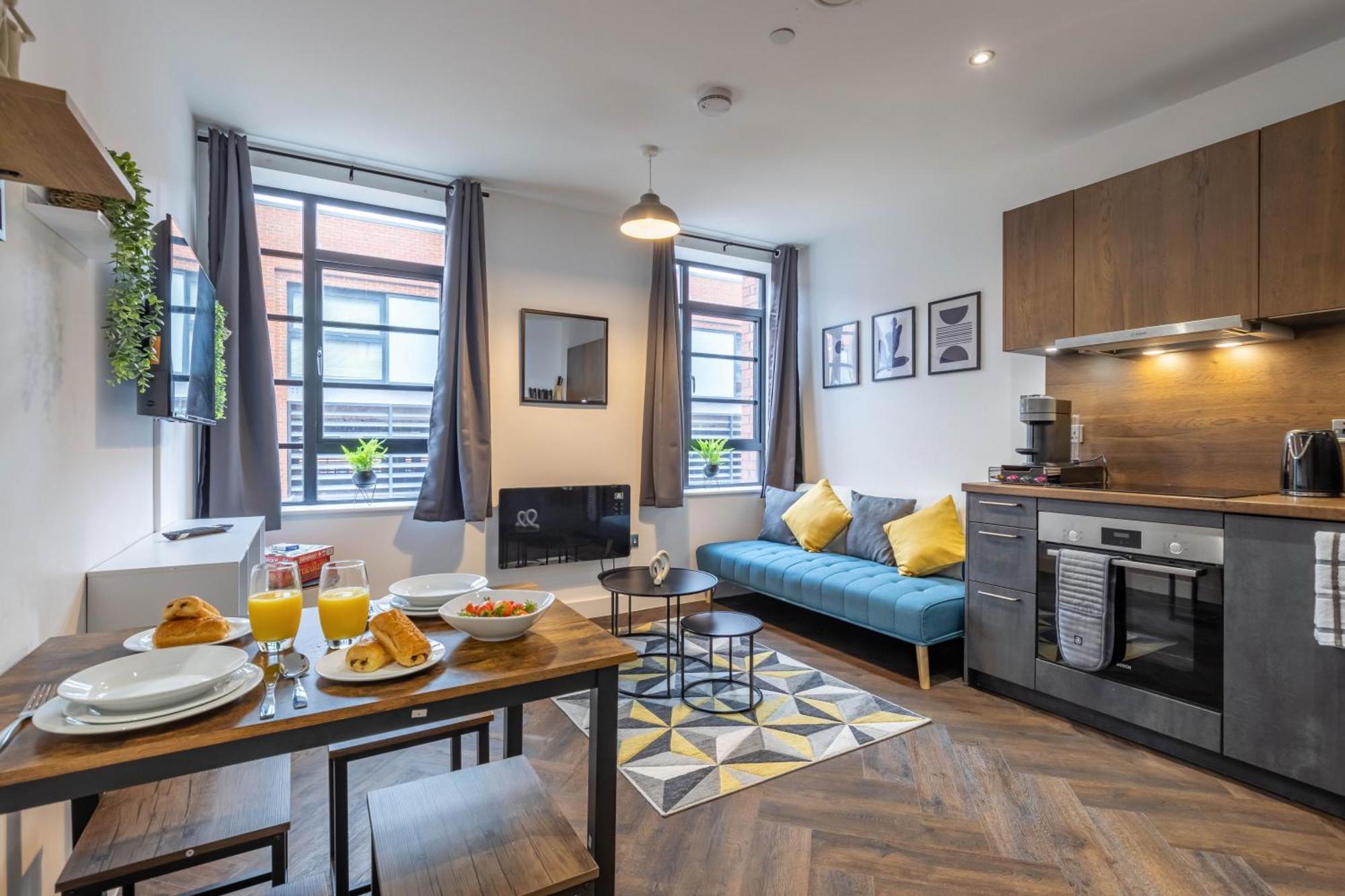 Apartment Luxury Apt, Centre, Contractors, Relocations